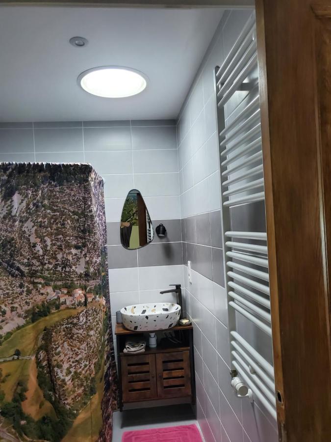 Chambre D'Hotes Le Cascadou Banassac Exteriör bild